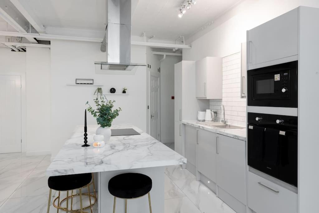 Luxury, Open Plan Apartment Bradford  Exterior foto